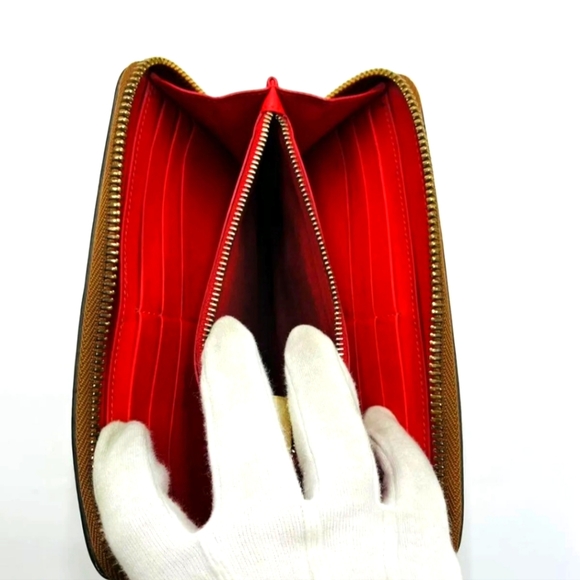 CHRISTIAN LOUBOUTIN LONG WALLET - Picture 10 of 16